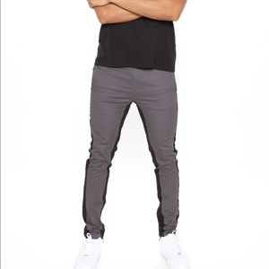 Fashionnova Men’s Size M - Travis Twill Joggers